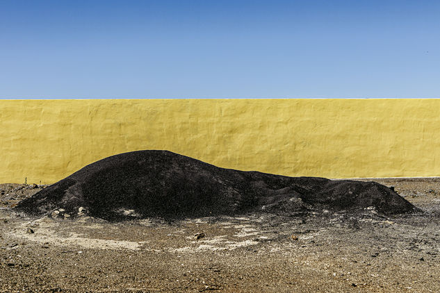 Volcán de juguete. Fuerteventura. Conceptual/Abstract Color (Digital)