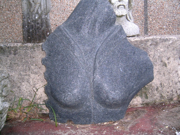 recatada Stone Figurative