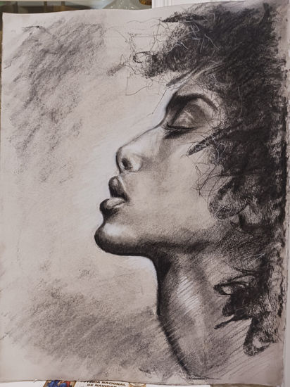 Mujer de perfil Charcoal