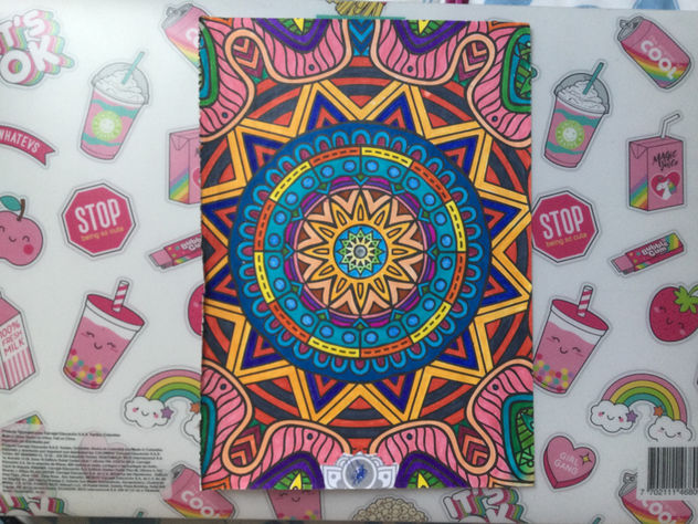 Figura geométrica abstracta mandala