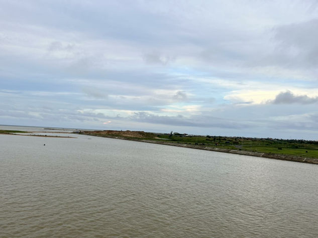 The majesty of the Mekong River Naturaleza Color (Digital)