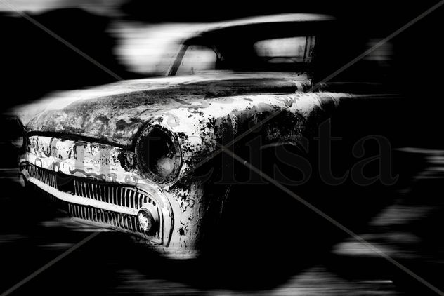 Automovil abstracto, en blanco y negro
