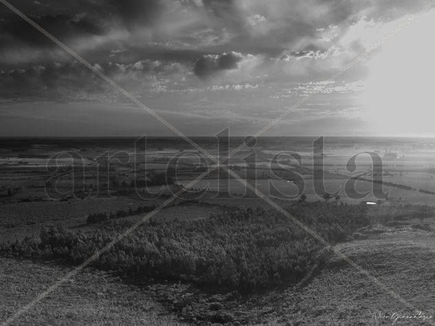 Fotografia de paisaje en blanco y negro con cerros Naturaleza Blanco y Negro (Digital)