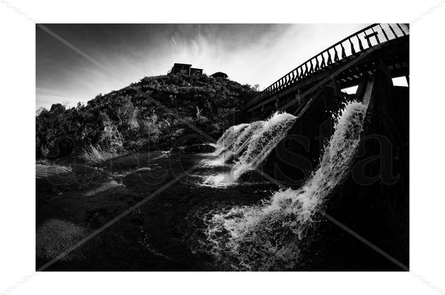 Represa de agua en blanco y negro v2 Naturaleza Blanco y Negro (Digital)