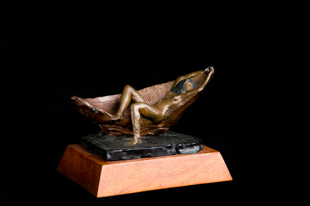 Manuel de la Fuente, La Hamaca Bronze Figurative