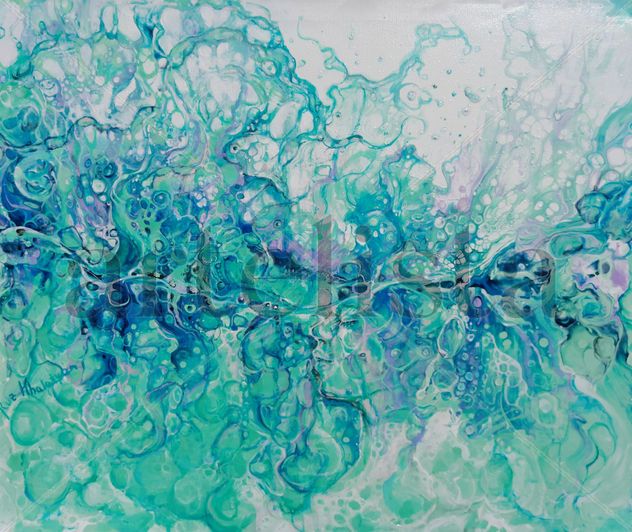 splashes of water