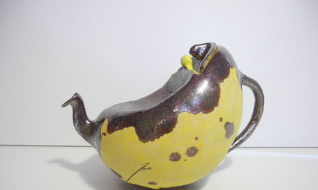 Impossible teapots