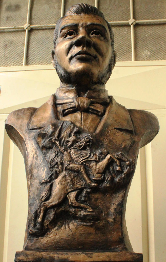 FRANCISCO MORAZAN, NICARAGUA, BUSTO. ESCULTURA. HONDURAS, JOHNNY-MCDONALD