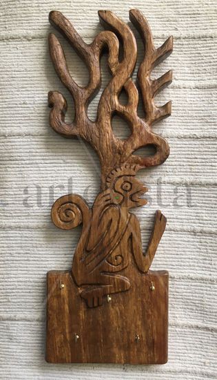 MONO PRECOLOMBINO EN ARBOL Wood Figurative