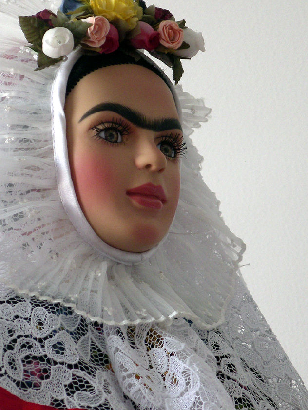 Frida Kahlo Tehuana con Mangas detalle