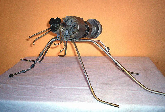 MOSQUITO METALICO Iron Figurative