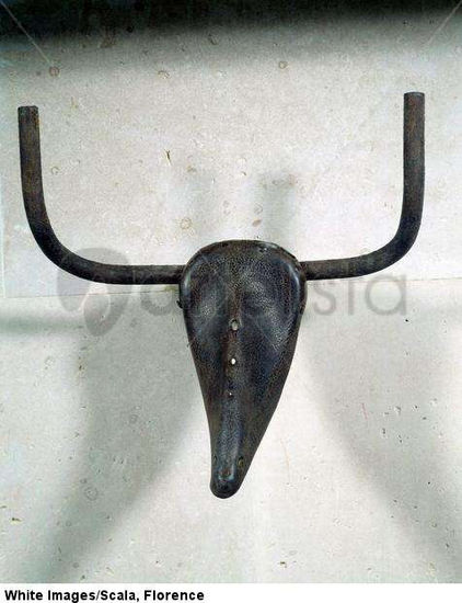 Cabeza de toro. Hecha de una silla de montar y un manillar de bicicleta. 1942 Otros