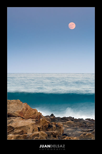 La Luna y la ola