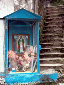 Virgen y escalera