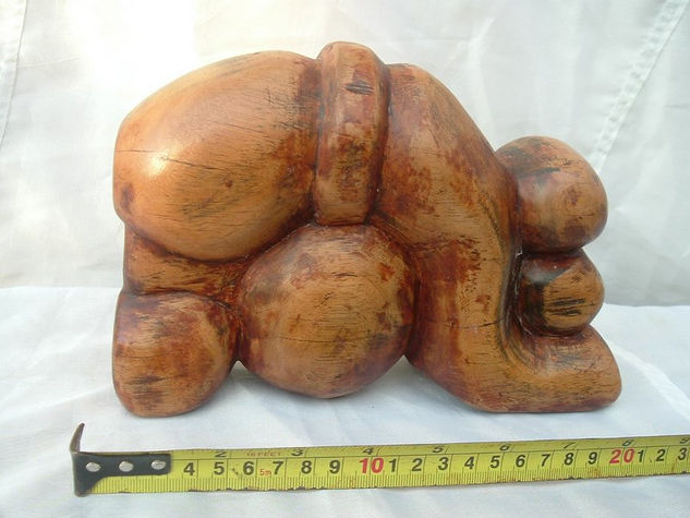 Proteçao Wood Figurative