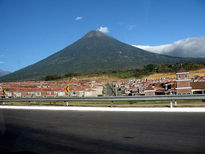 Al pie del volcán