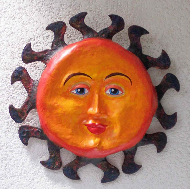 sol de papel maché