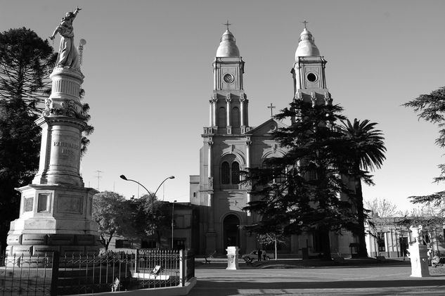 Libertad e independencia Otras temáticas Blanco y Negro (Digital)