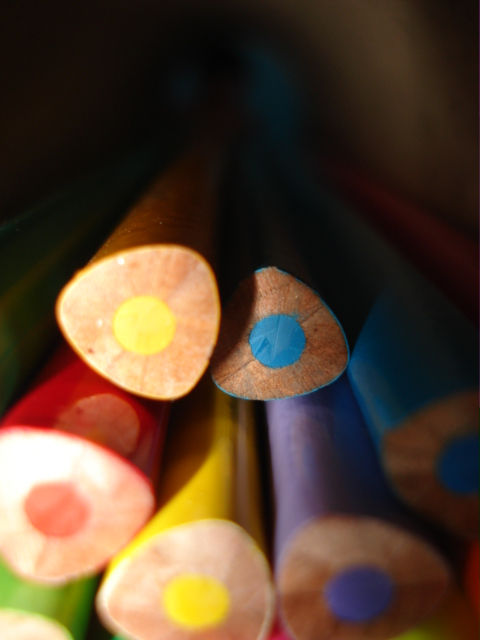 en un tunel de colores