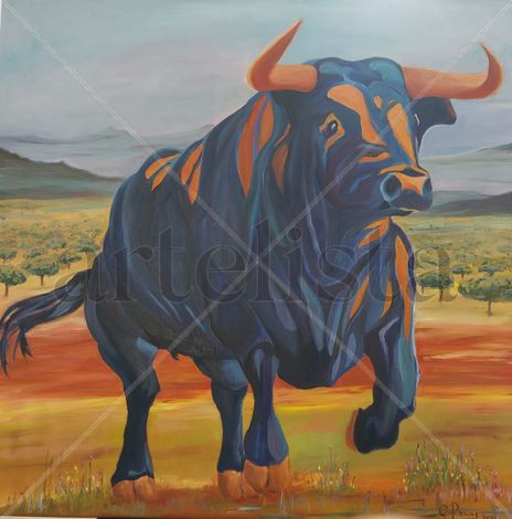 Toro en la dehesa.