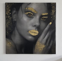 Mujer Oro