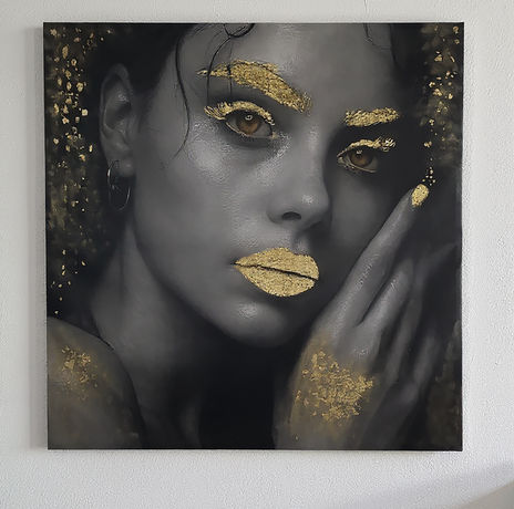 Mujer Oro