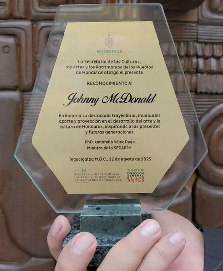 RECONOCIMIENTO TRAYECTORIA ARTISTICA, HONDURAS. JOHNNY MCDONALD 
