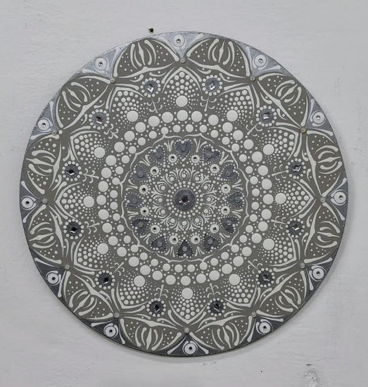 Mandala en blanco y plata Acrylic Others Others