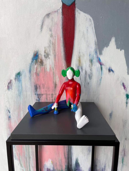 Post-Alienation Mixta Figurativa