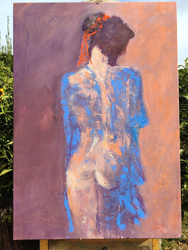 Desnudo de mujer con transparencias de azul