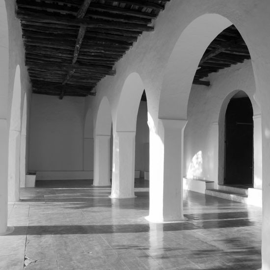 San Carlos Architecture and Interiorism Black and White (Digital)