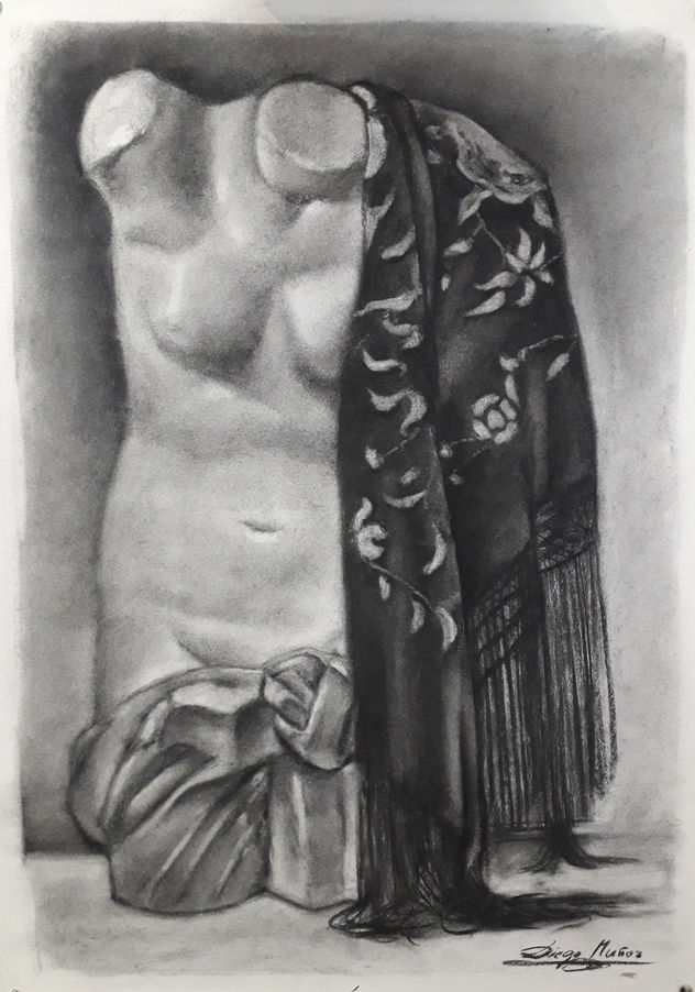 Busto femenino con mantón