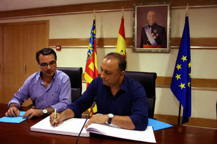 Firma en el libro...