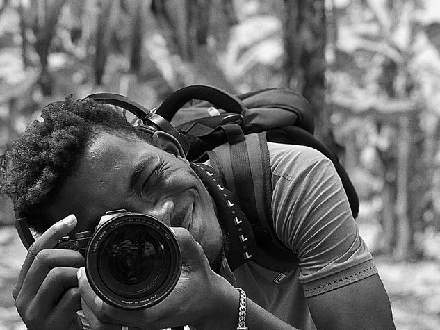 MakingOffMan Retrato Blanco y Negro (Digital)