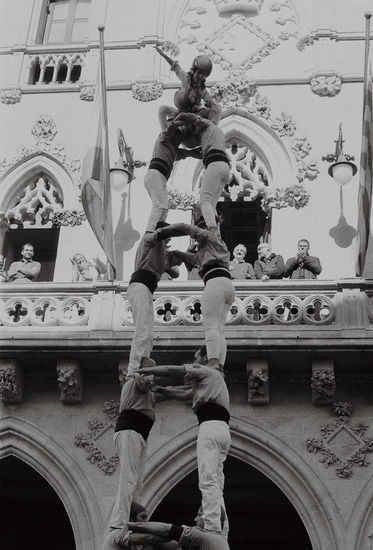 Castellers Otras temáticas Blanco y Negro (Química)