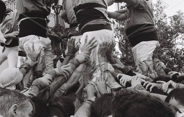Castellers abajo