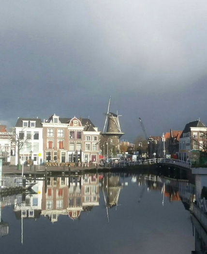 Reflejos ciudad Leiden
