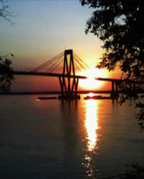 Atrdecer en el puente