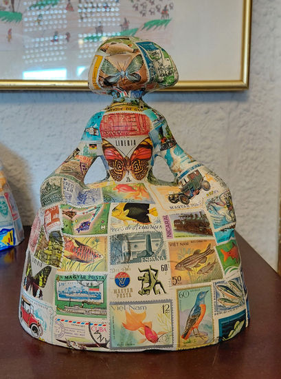 MENINA SELLOS II Others Mixed
