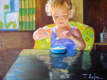 Niña comiendo