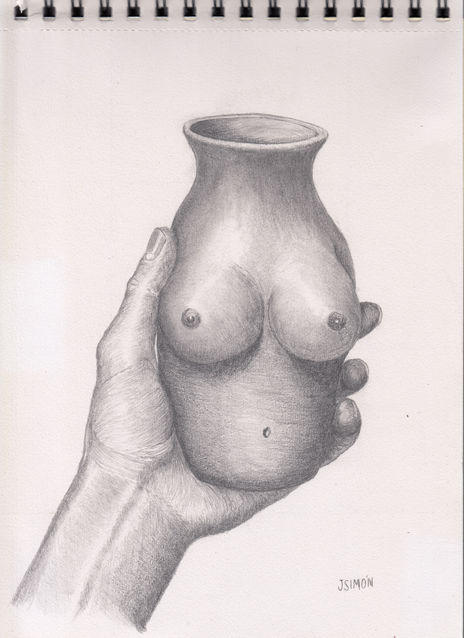 Mano con jarrón