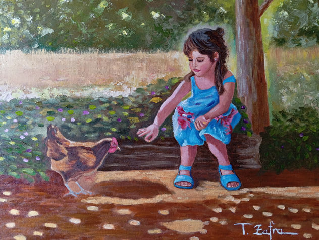 NIÑA ALIMENTANDO A GALLINA