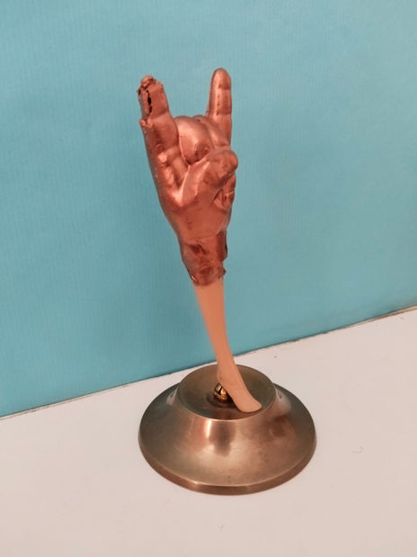 Monumento Mano - Pie