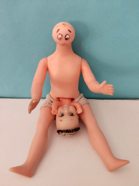 Muñeca Joven,...