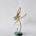 BALLERINA — front