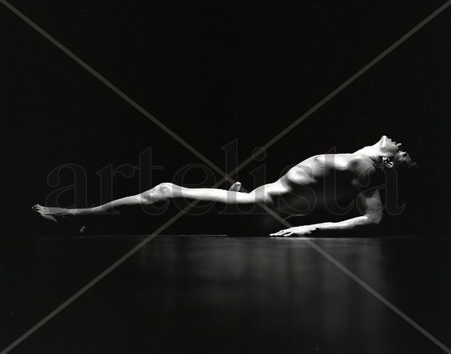 Serie Reflejos: Modelo masculino reclinado 1