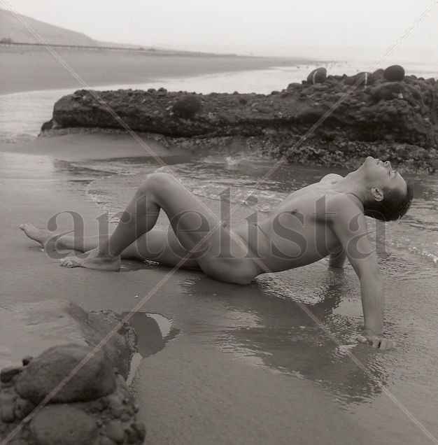Serie Oceano: Modelo sentado 4