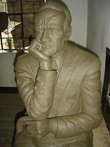 Cesar Vallejo Mendoza Cerámica Figurativa