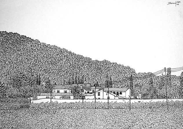 Masía de Sitges con monte bajo