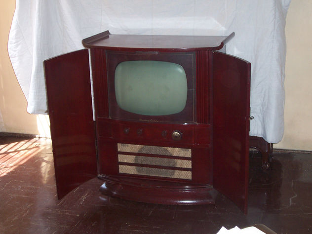 TELEVISOR